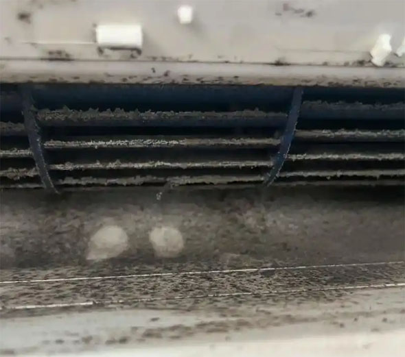 宝兴空调吹的风有股烧焦味是怎么回事